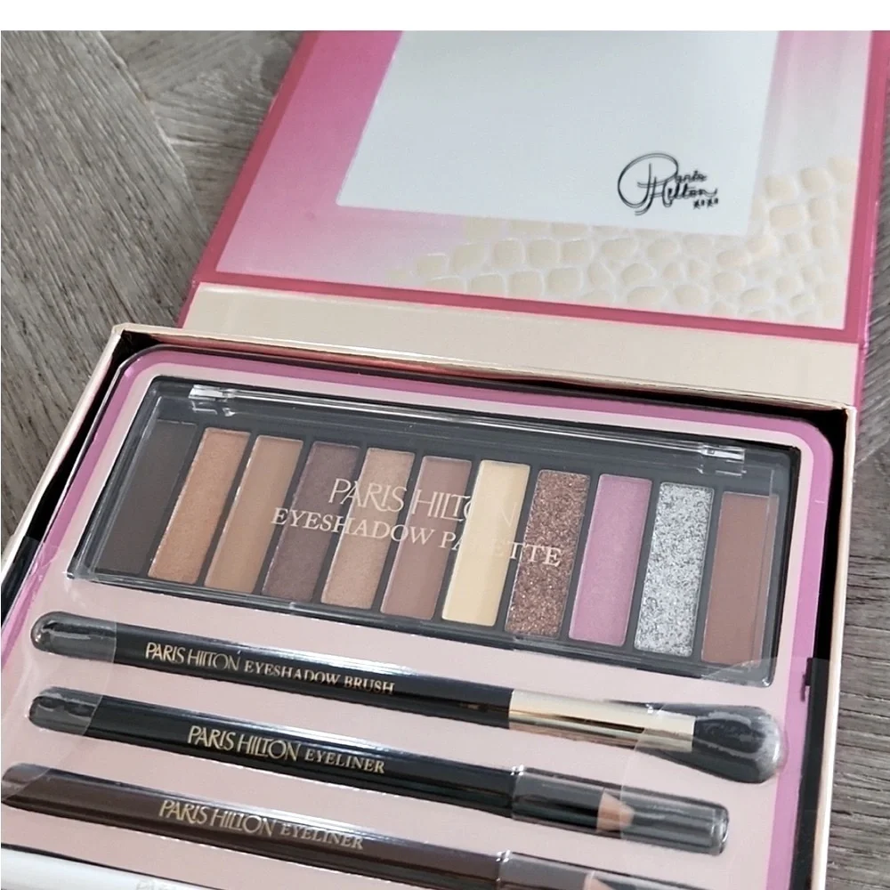 🤩 HOST PICK 🤩 NWT Paris Hilton Eyeshadow Palette w/Brush Eyeliners Mascara Set